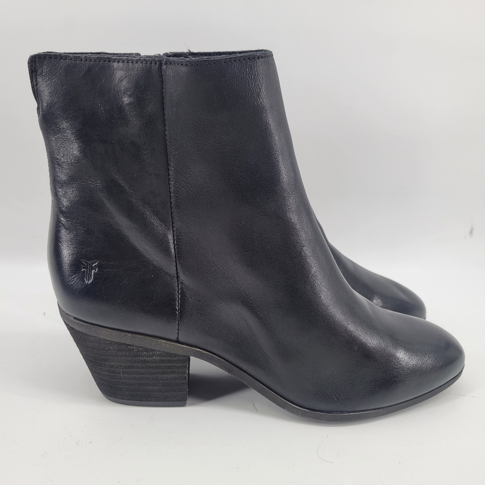 Frye Meghan Bootie 76810 Womens Black Leather Zipper Boots Size 8.5